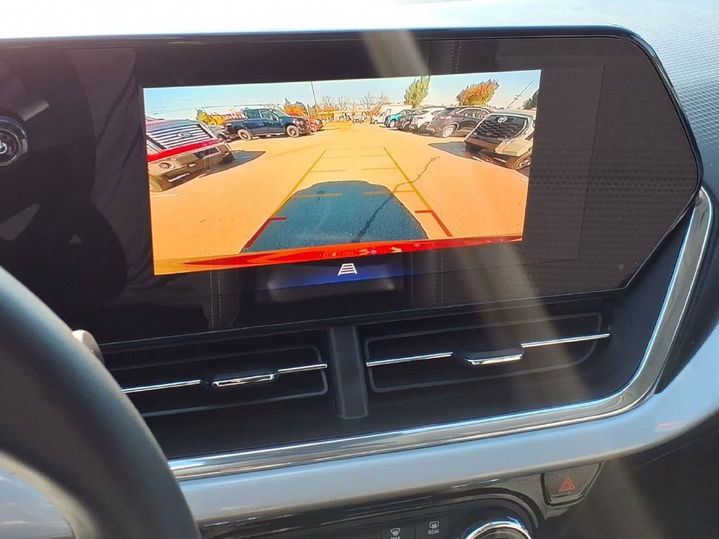 Used 2024 Chevrolet Trax LT w/ Driver Confidence Package FWD image 22