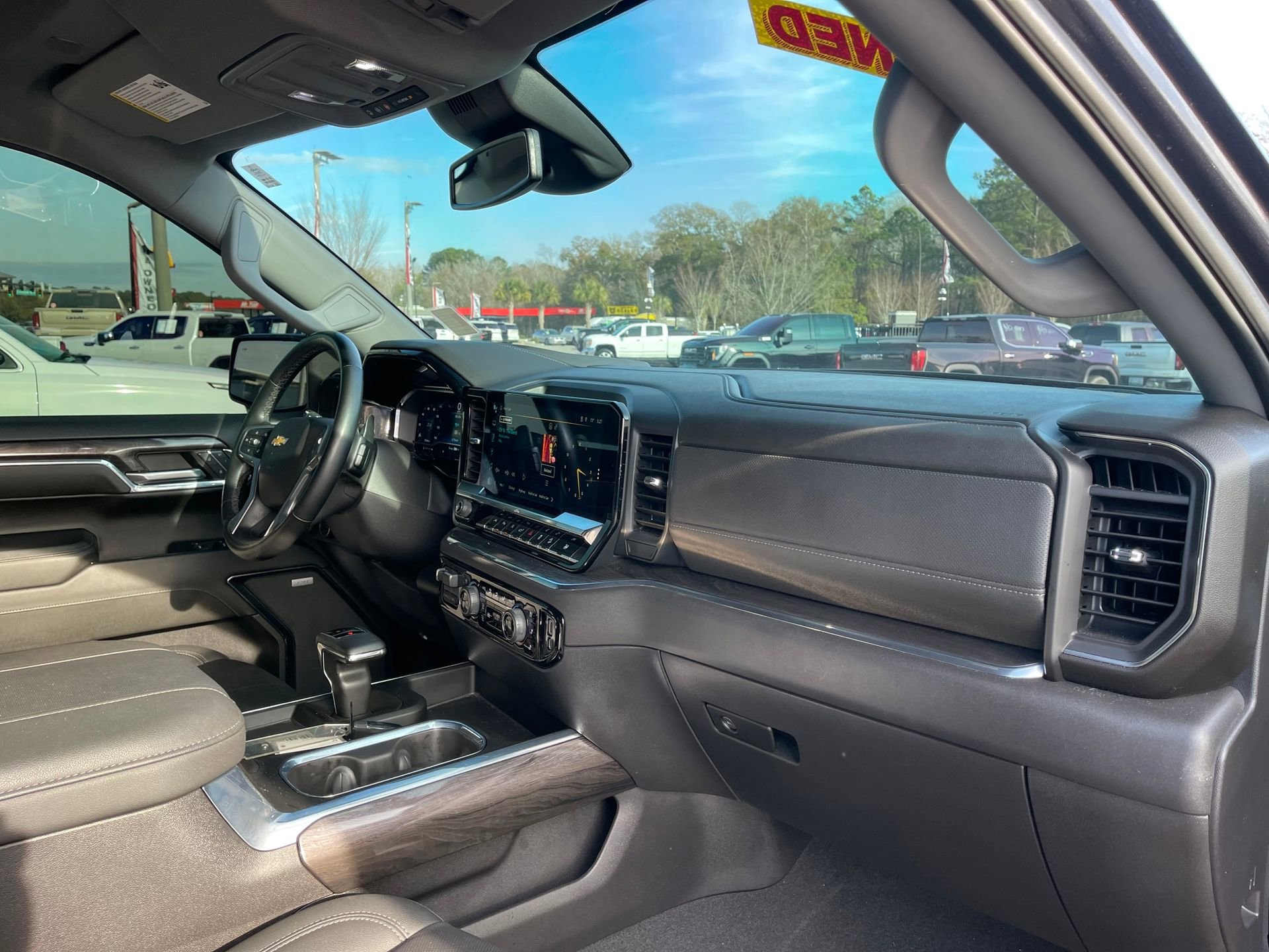 Used 2024 Chevrolet Silverado 1500 LTZ w/ Z71 Off-Road Package image 31