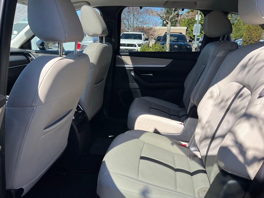 Used 2024 MAZDA CX-90 Plug-In Hybrid w/ Preferred AWD/4WD image 16