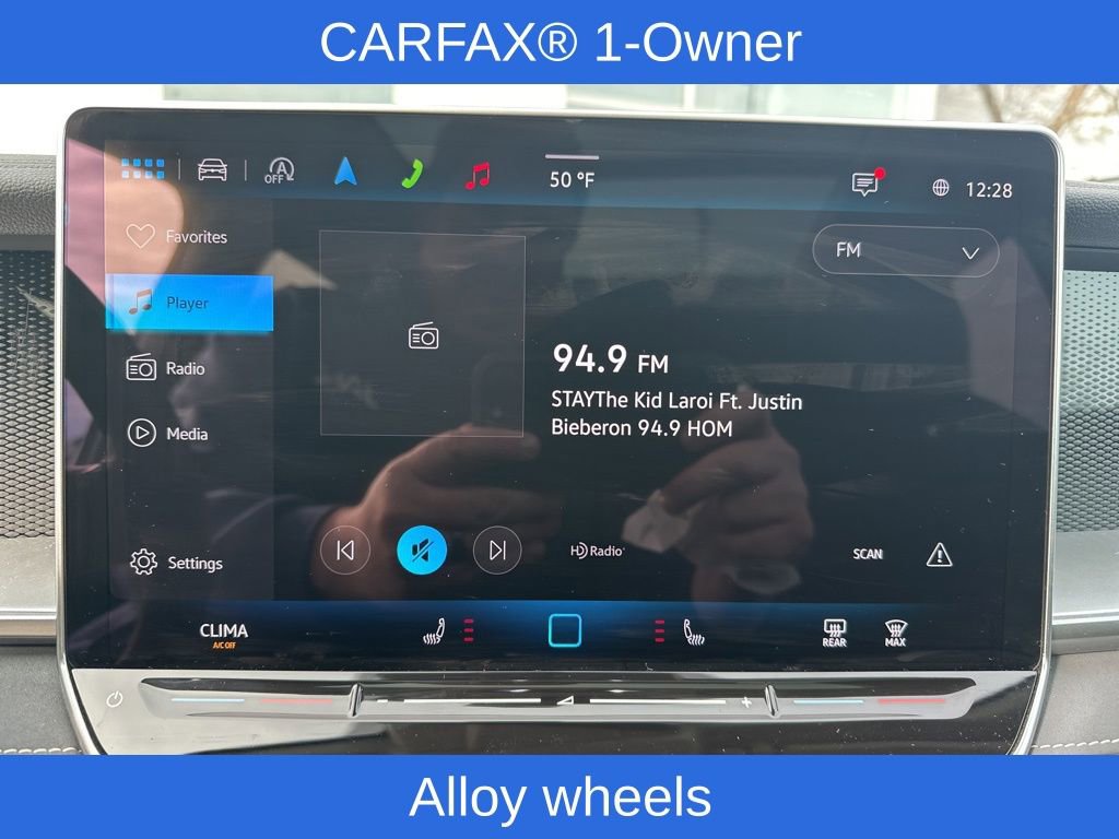 Used 2025 Volkswagen Tiguan SE w/ Panoramic Sunroof Package image 24