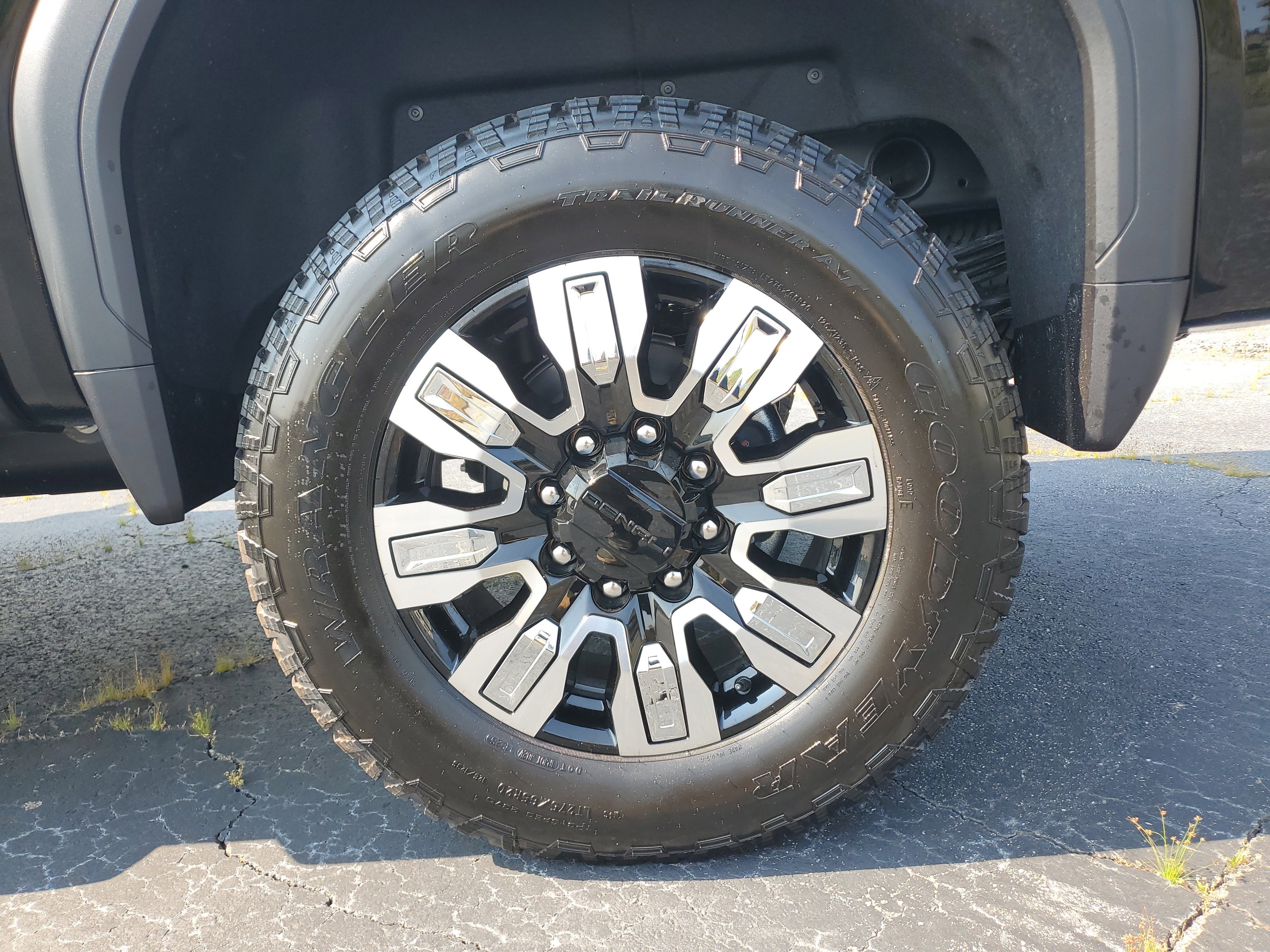 New 2025 GMC Sierra 2500 Denali image 8