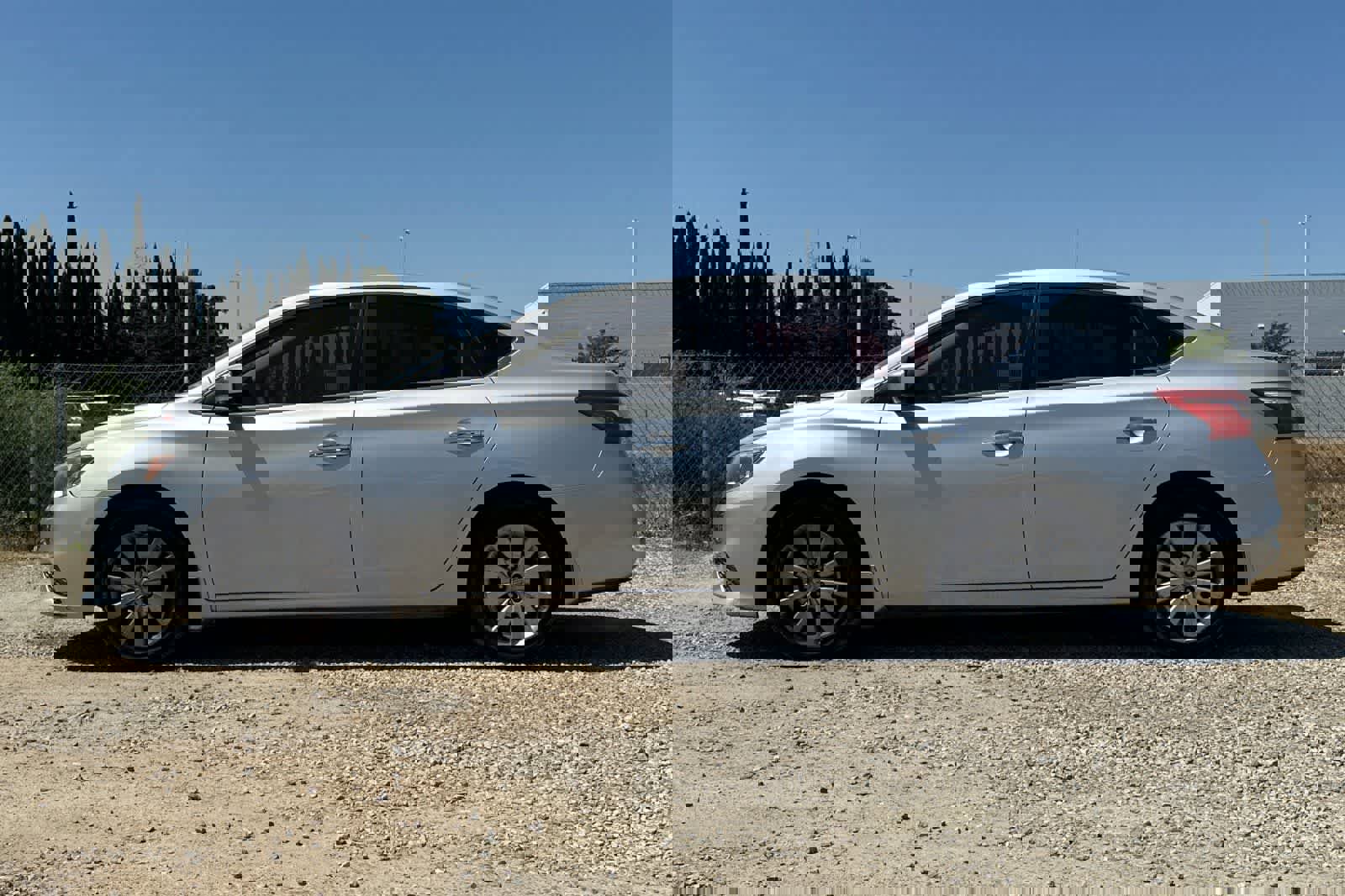 Used 2016 Nissan Sentra S image 6