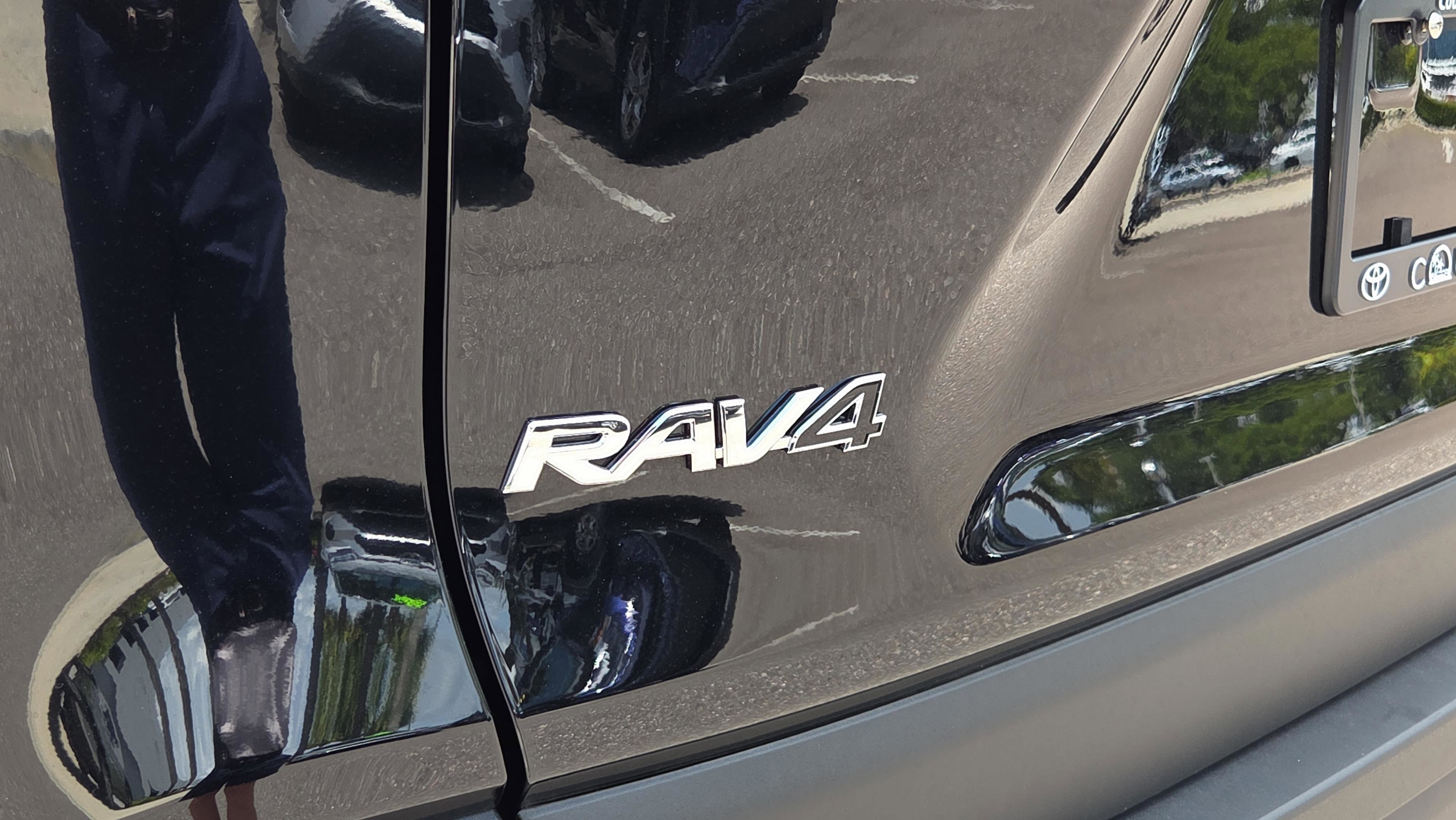 Certified 2025 Toyota RAV4 LE FWD image 29