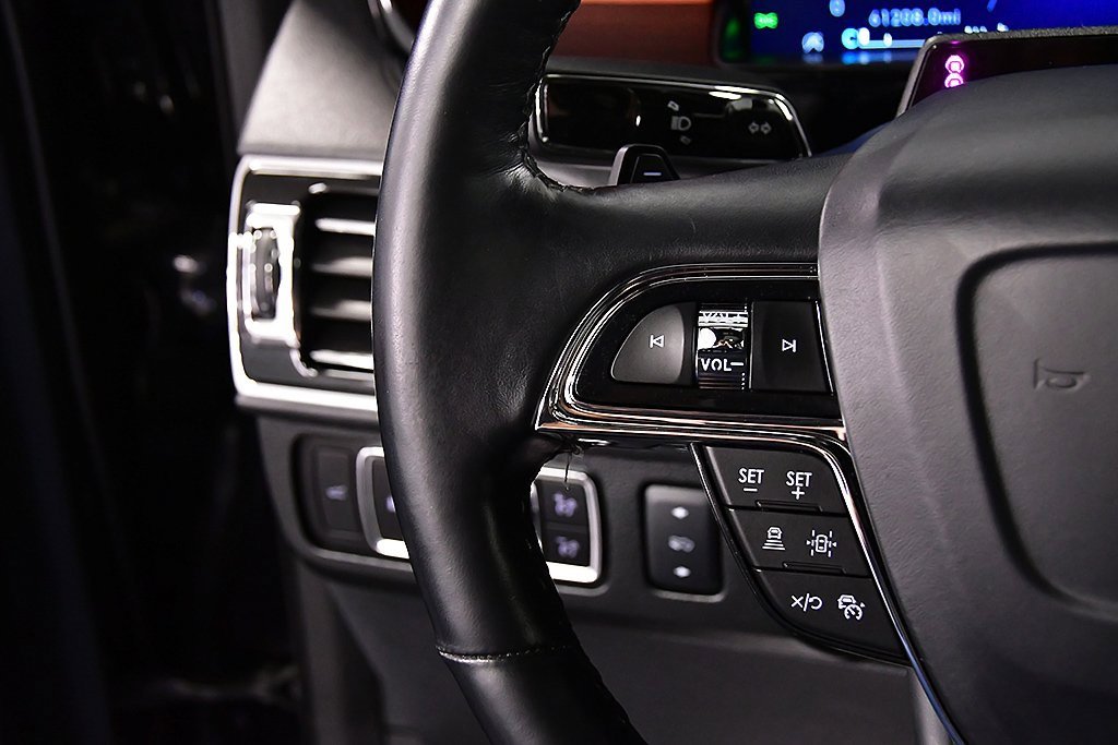 Used 2024 Lincoln Navigator Premiere image 19