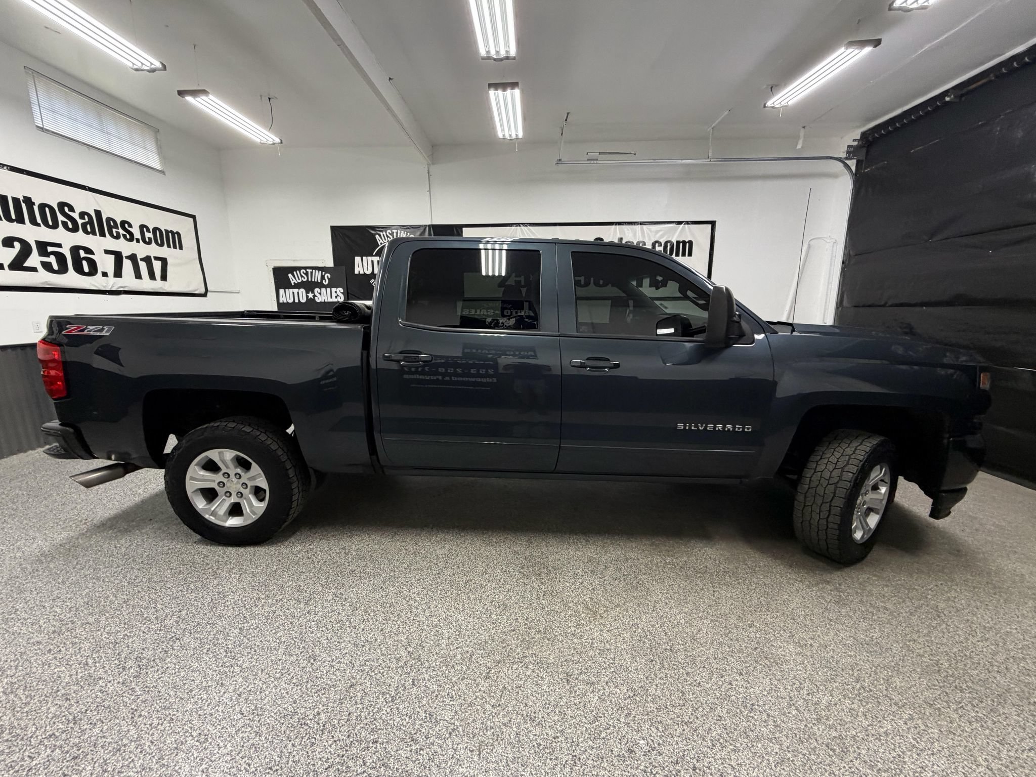 Used 2017 Chevrolet Silverado 1500 LT w/ All Star Edition AWD/4WD image 2