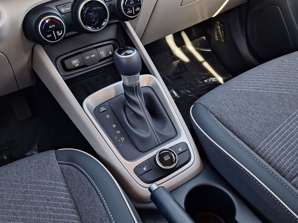 New 2025 Hyundai Venue Limited image 23