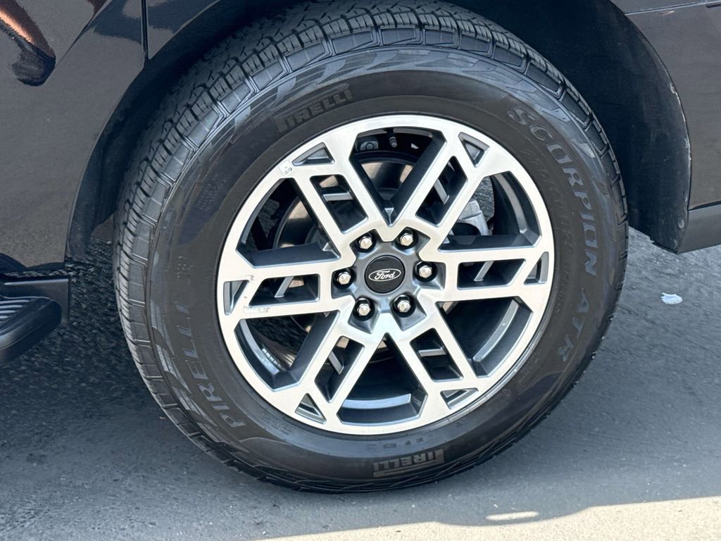 Certified 2025 Ford Expedition Max Active image 33
