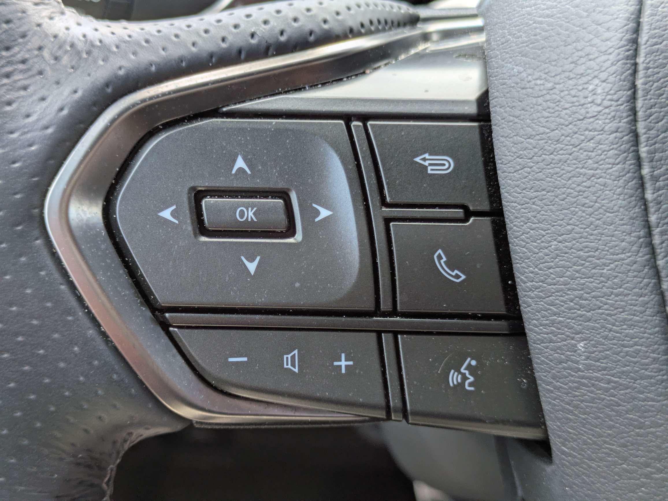 Used 2026 Lexus LX 600 F Sport w/ Accessory Package (Z1) AWD/4WD image 16