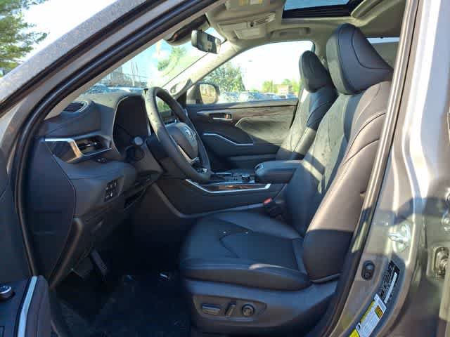 Used 2026 Toyota Highlander Limited AWD/4WD image 20