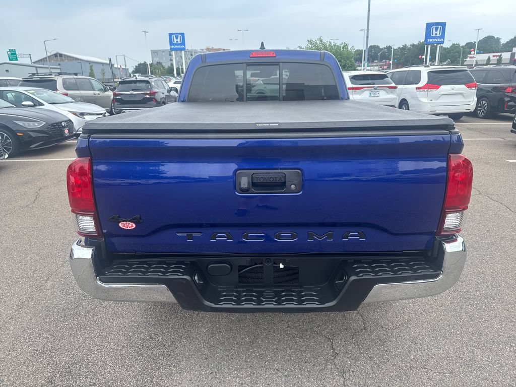 Used 2022 Toyota Tacoma SR5 AWD/4WD image 11