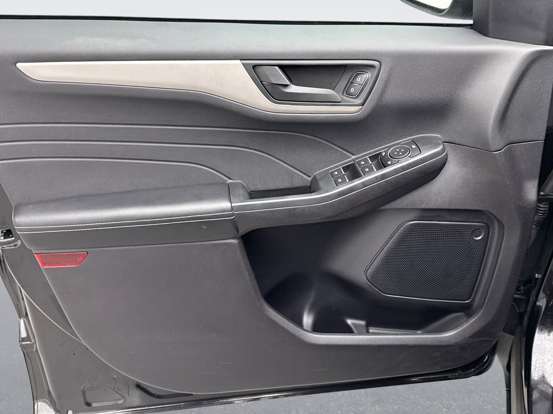 Used 2022 Ford Escape SE w/ Convenience Package image 9