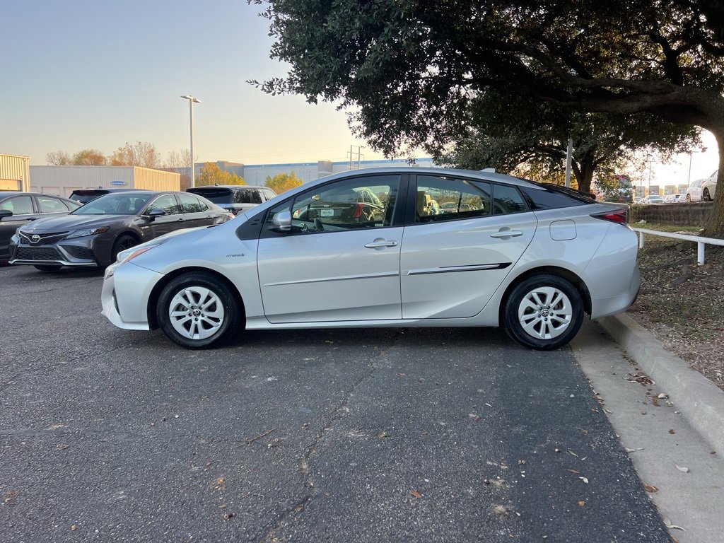 Used 2017 Toyota Prius Two image 4