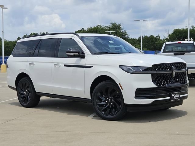 New 2026 Lincoln Navigator Reserve w/ Jet Appearance Package AWD/4WD image 2