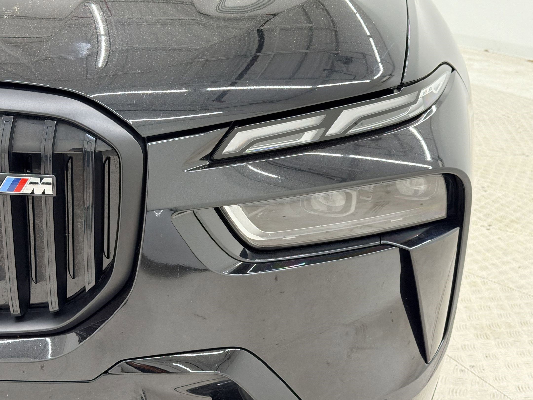 Certified 2025 BMW X7 M60i AWD/4WD image 11