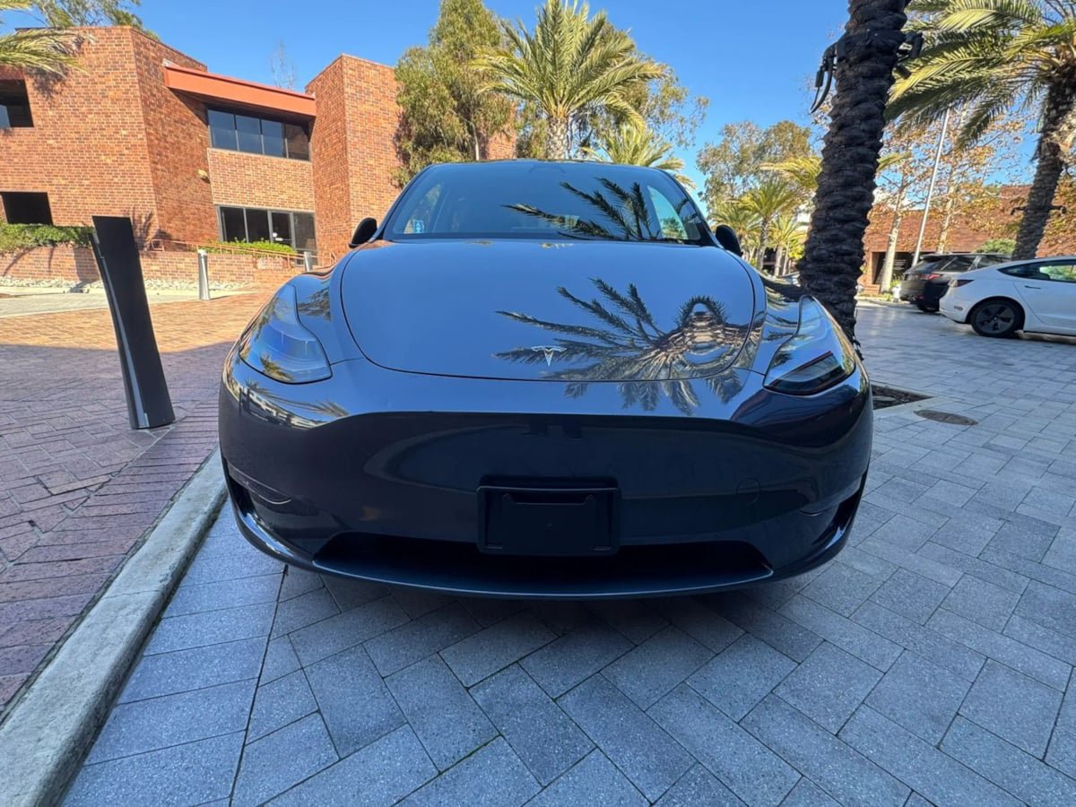 Used 2024 Tesla Model Y Long Range AWD/4WD image 2