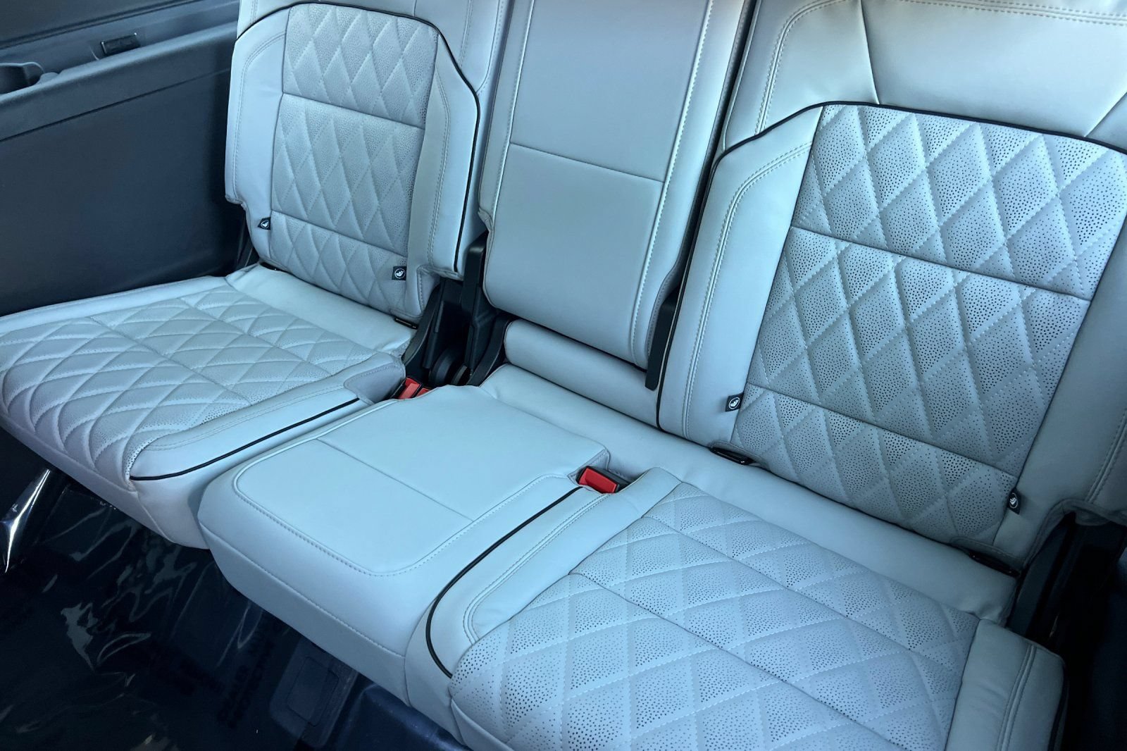 New 2026 Lincoln Navigator L Black Label AWD/4WD image 12