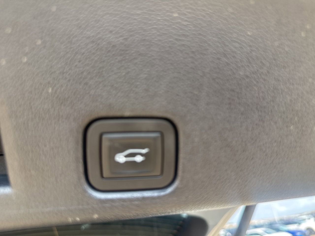 Used 2025 Chevrolet Traverse LT image 37