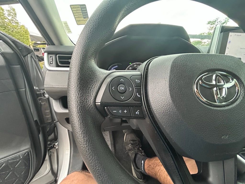 Used 2024 Toyota RAV4 XLE image 18