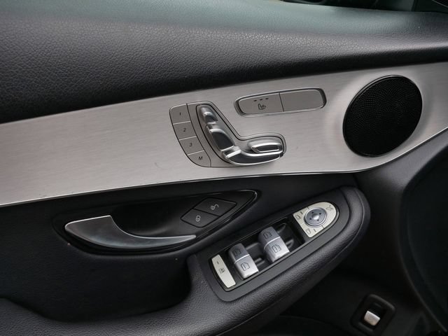 Used 2019 Mercedes-Benz GLC 300 4MATIC image 16