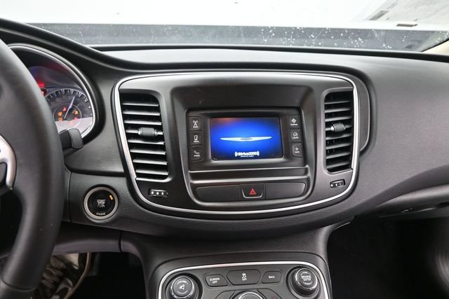 Used 2016 Chrysler 200 Limited w/ Convenience Group FWD image 21