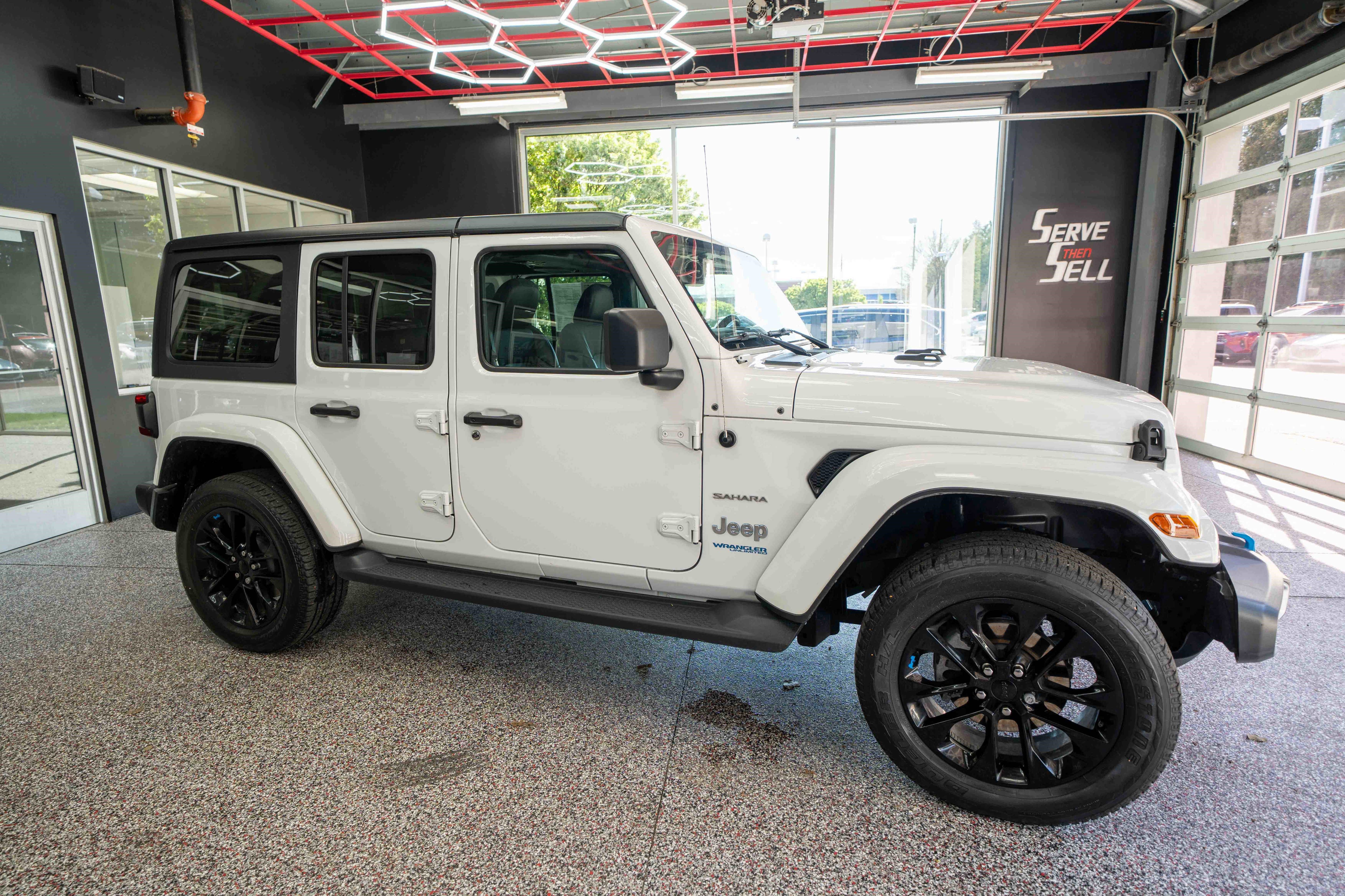 Used 2022 Jeep Wrangler Unlimited Sahara w/ Cold Weather Group image 5