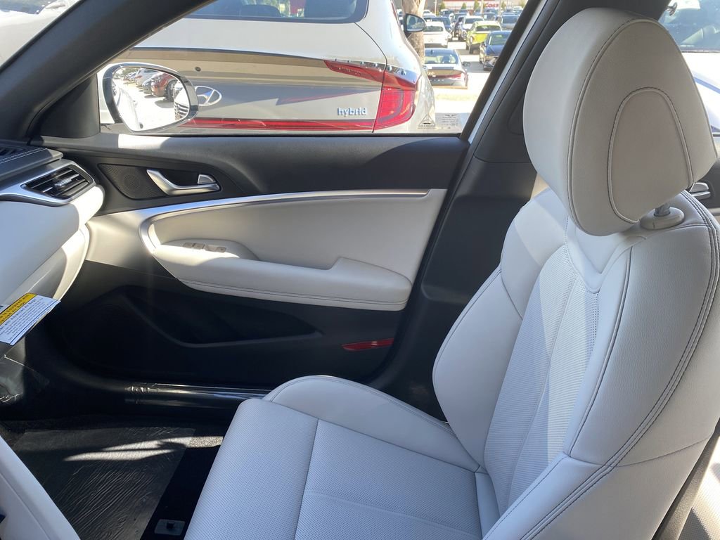 New 2025 Genesis G70 2.5T image 41