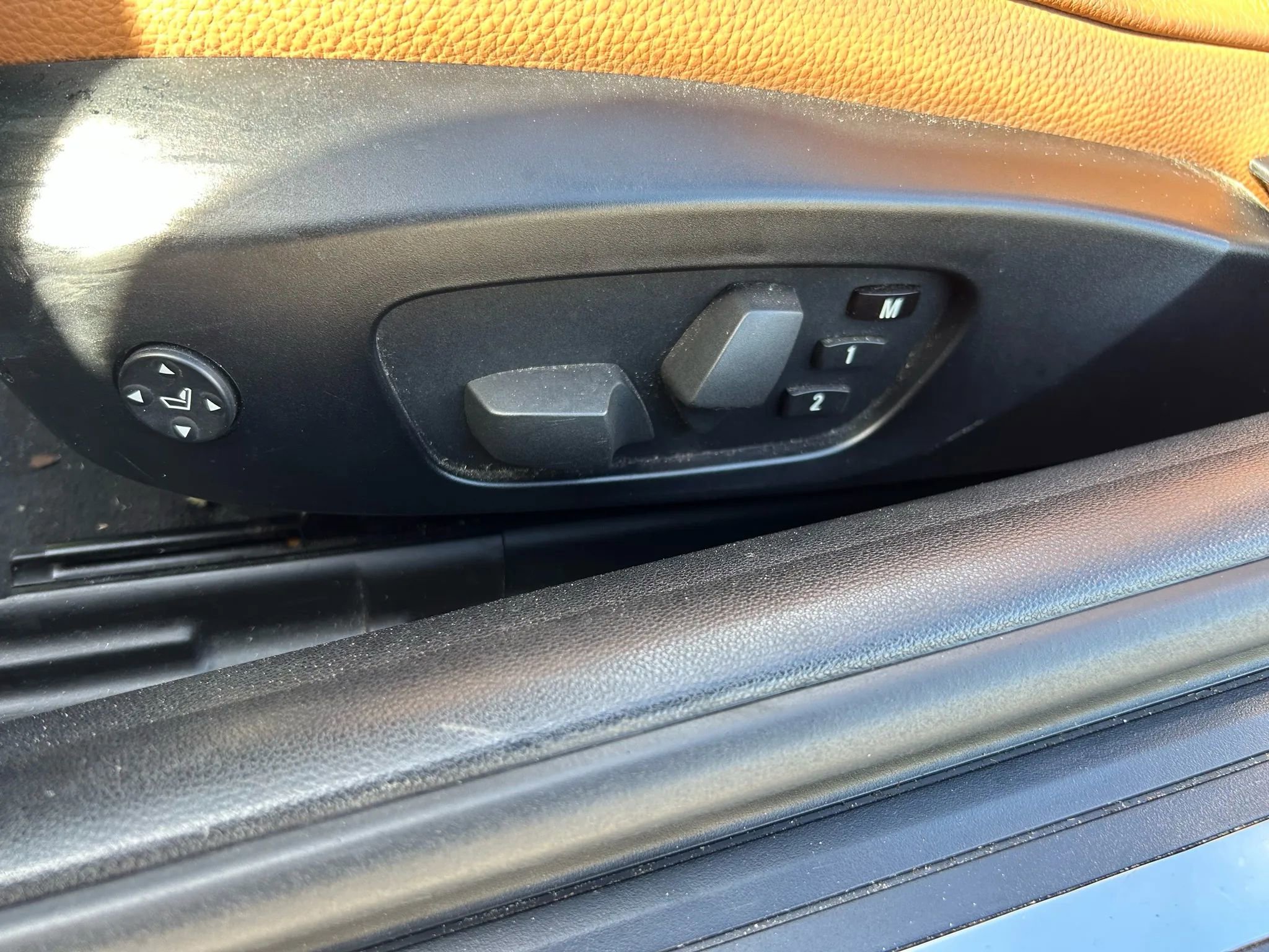 Used 2011 BMW 335i Convertible image 11