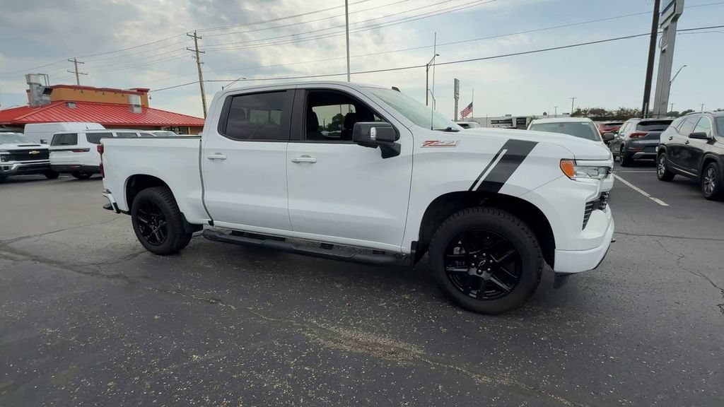 Used 2022 Chevrolet Silverado 1500 RST AWD/4WD image 2
