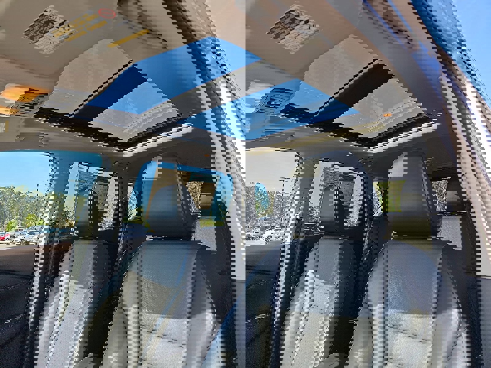 Used 2021 Nissan Rogue SV w/ Premium Package image 30