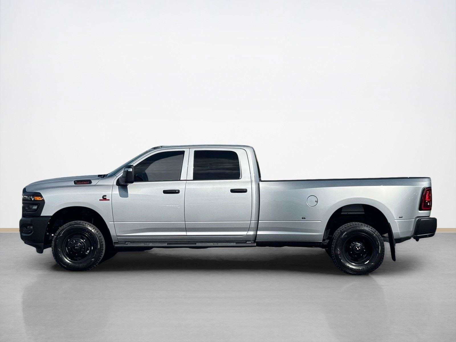 New 2026 RAM 3500 Tradesman AWD/4WD image 4