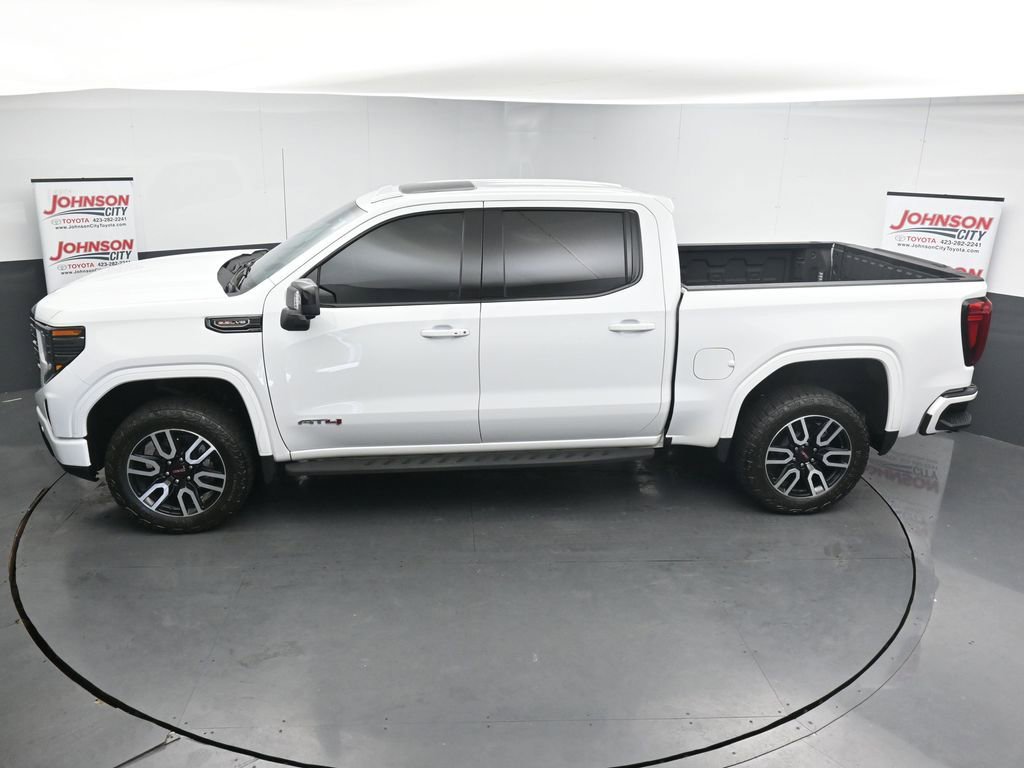 Used 2024 GMC Sierra 1500 AT4 w/ Technology Package AWD/4WD image 28