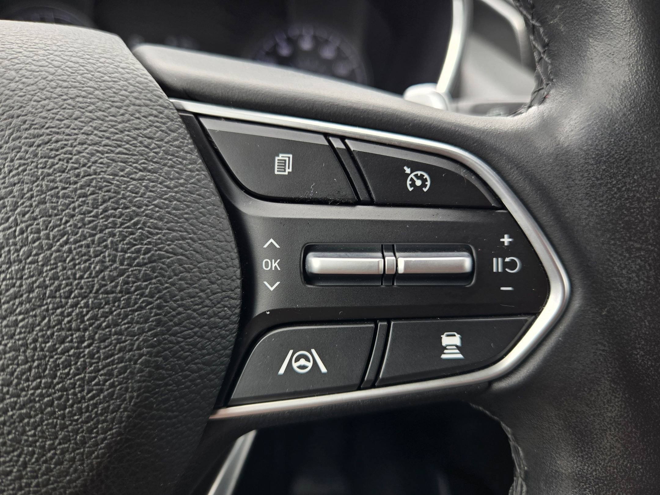 Used 2023 Hyundai Santa Fe SEL image 25