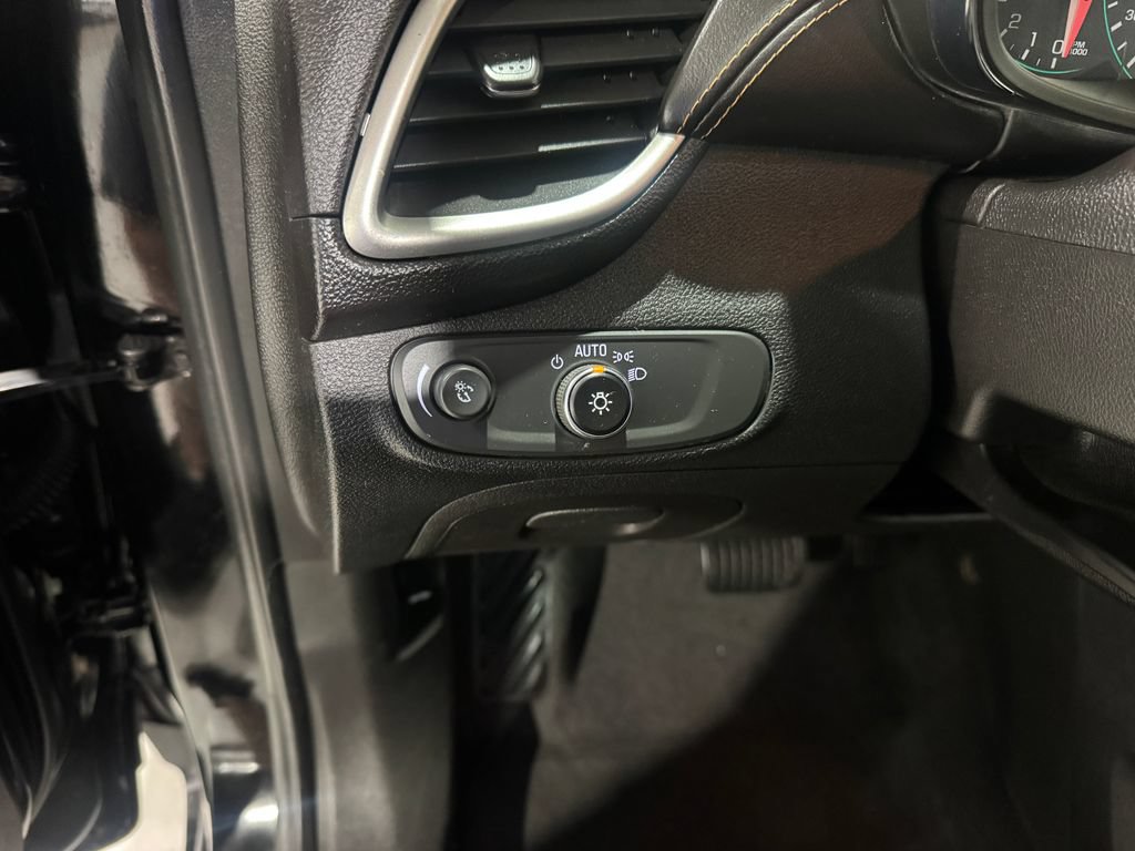 Used 2017 Chevrolet Trax LS AWD/4WD image 29