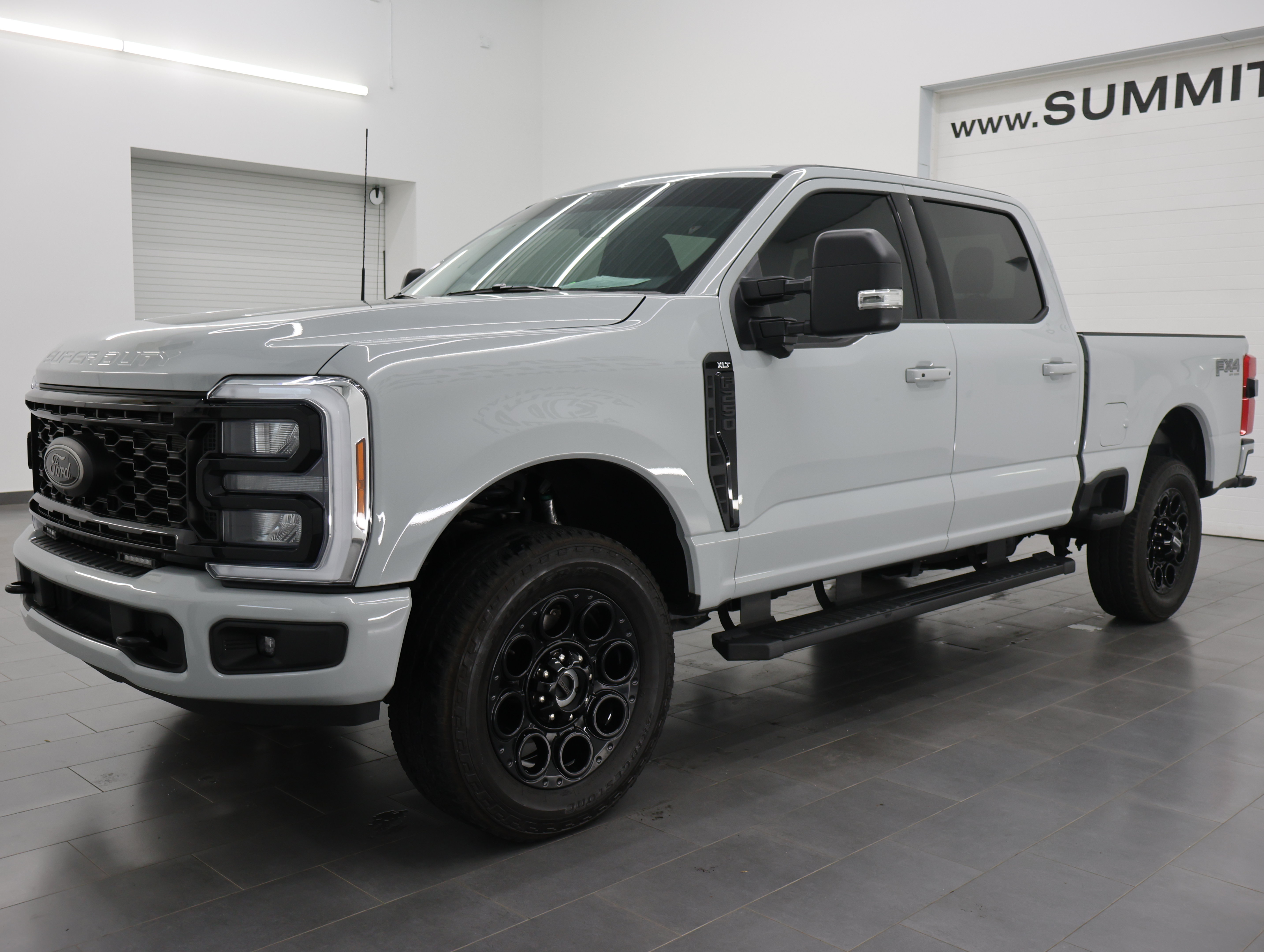 Used 2025 Ford F250 XLT w/ Black Appearance Package AWD/4WD image 7