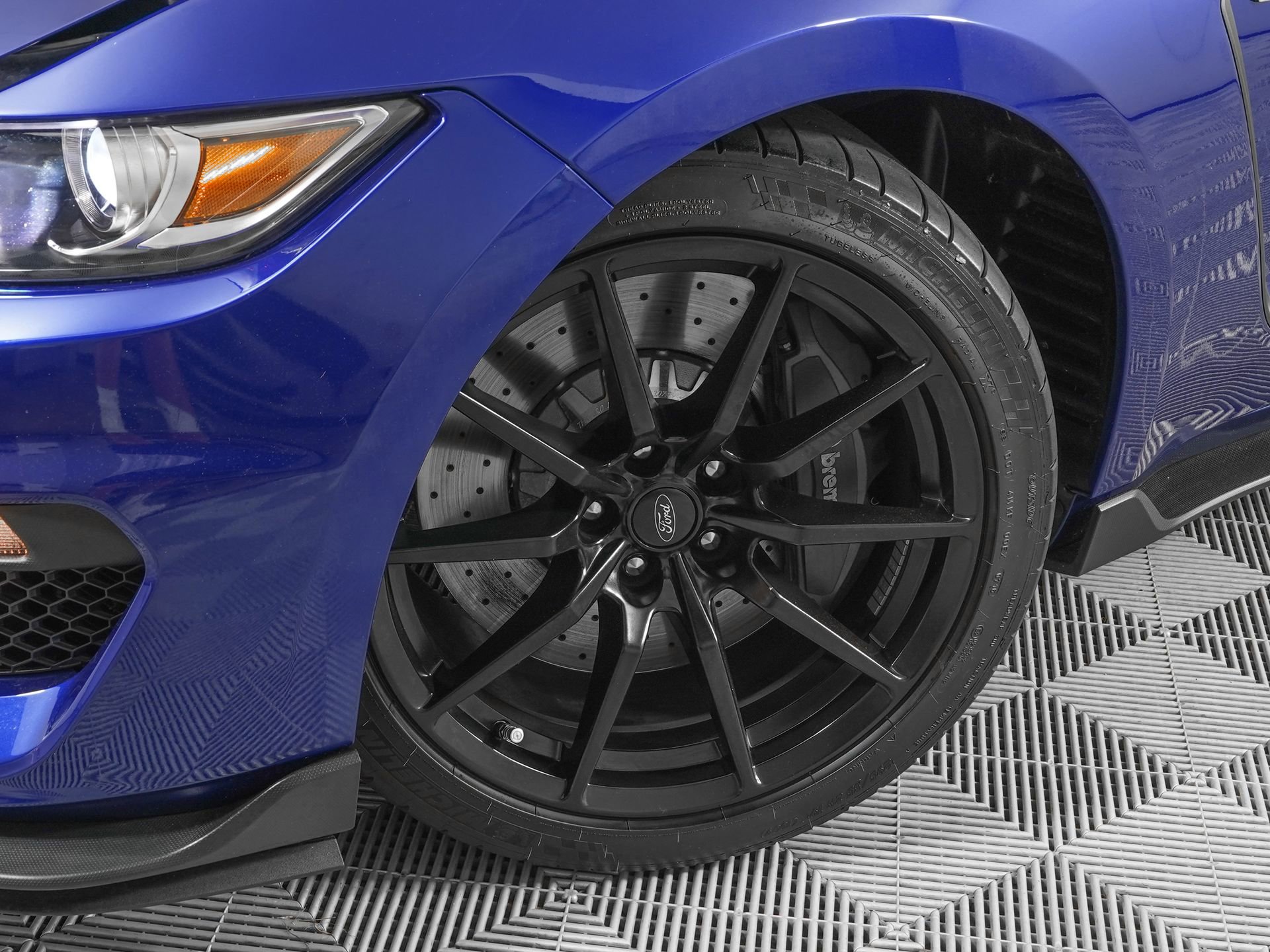 Used 2016 Ford Mustang Shelby GT350 w/ Technology Package image 28