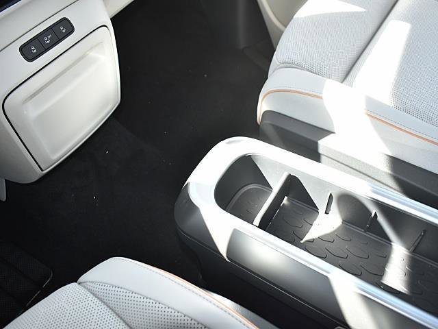 New 2025 Volkswagen ID. Buzz Pro S Plus image 14