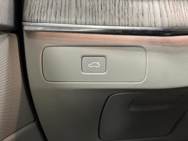 Used 2024 Volvo XC90 B6 Plus w/ Protection Package Premier image 25