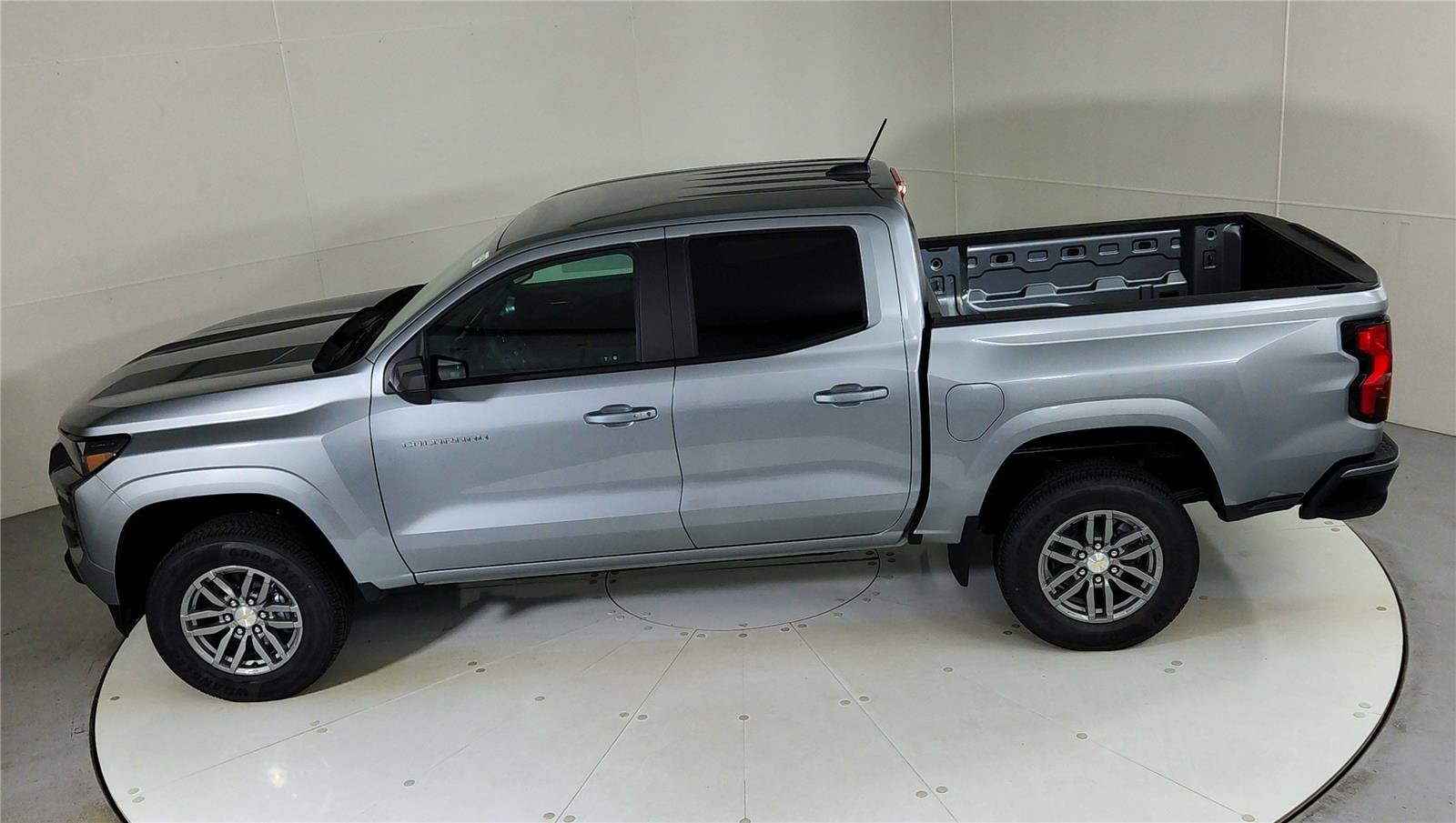 Used 2023 Chevrolet Colorado LT w/ LT Convenience Package II RWD image 22