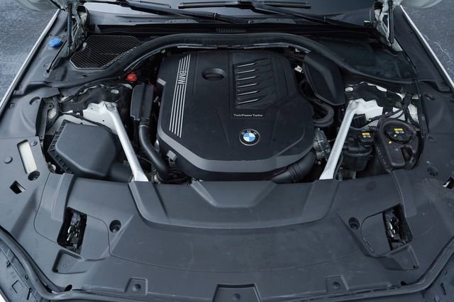 Used 2022 BMW 740i w/ M Sport Package RWD image 42
