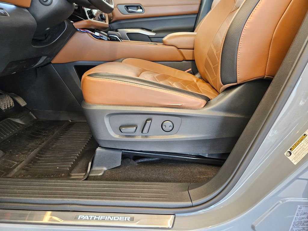 Used 2023 Nissan Pathfinder Platinum w/ Lighting Package (N93) image 15