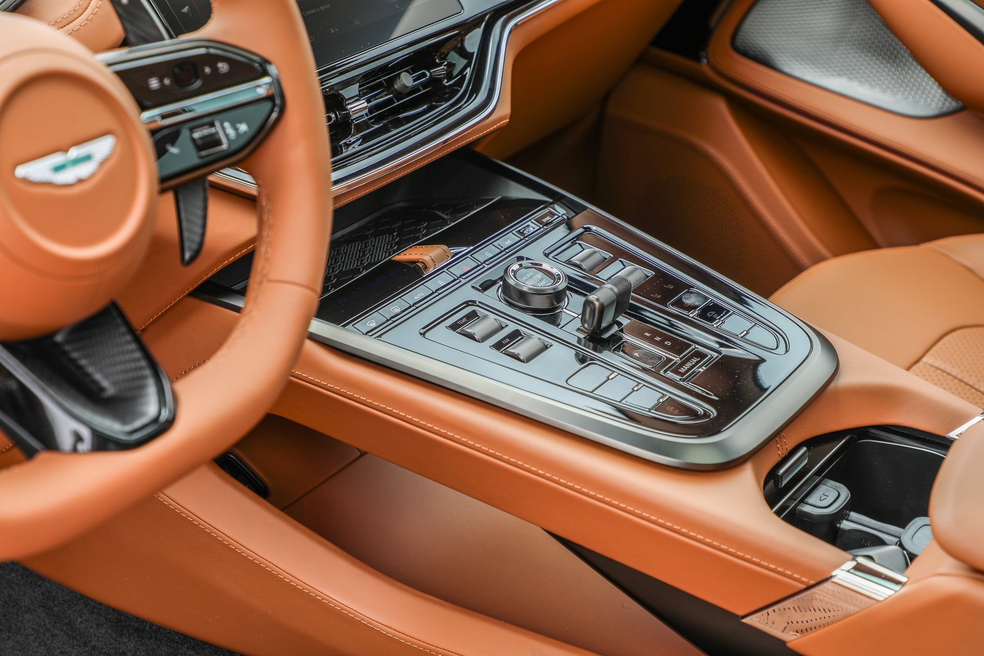Used 2022 Aston Martin DBX AWD/4WD image 62