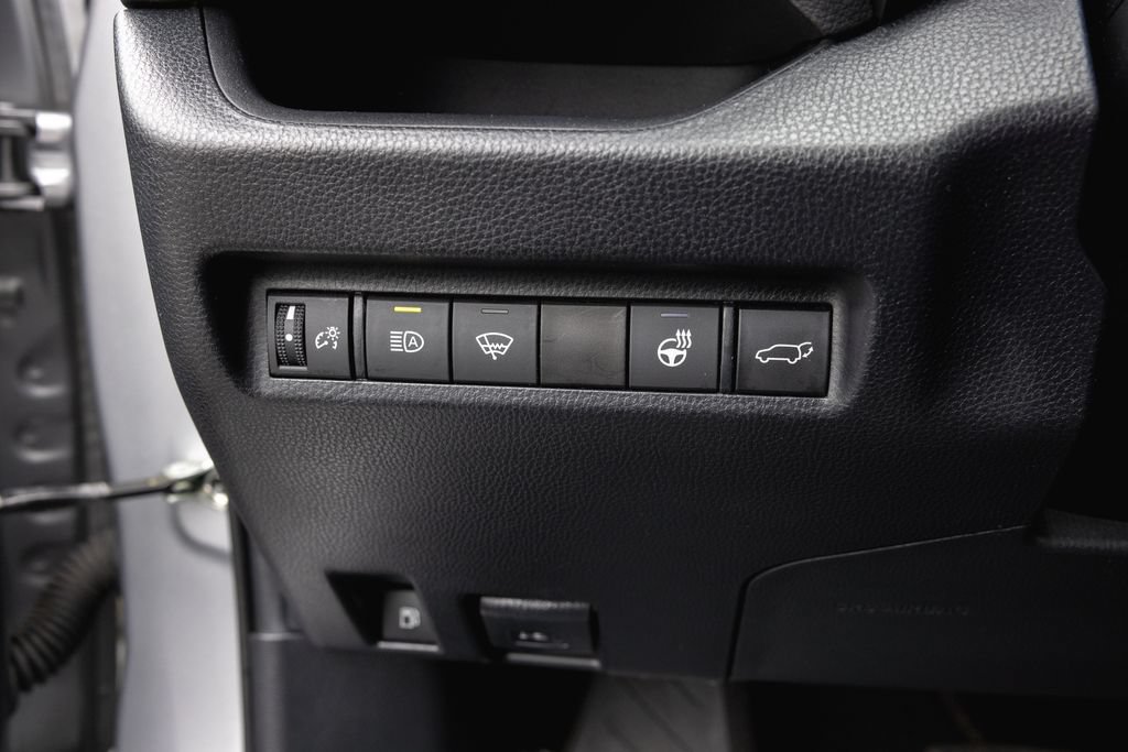 Certified 2020 Toyota RAV4 XSE w/ XSE Grade Weather Package AWD/4WD image 15