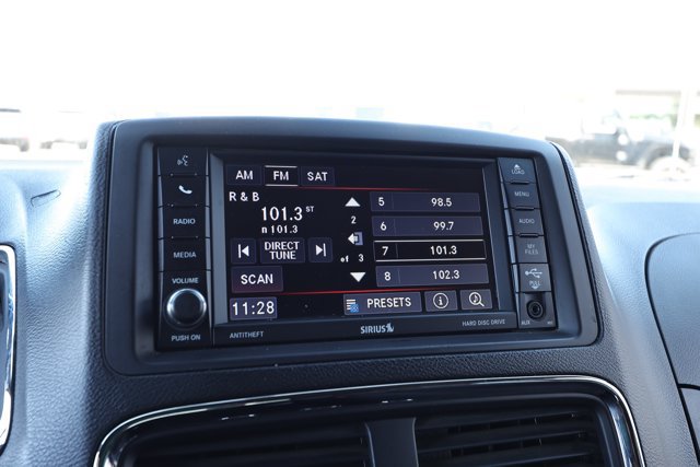 Used 2017 Dodge Grand Caravan SE FWD image 16