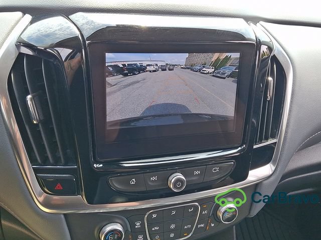 Used 2021 Chevrolet Traverse LT FWD image 18