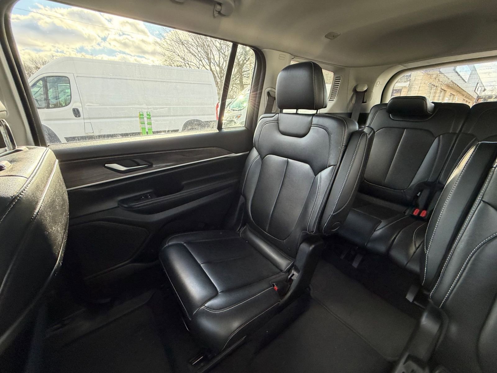 Used 2023 Jeep Grand Cherokee L Limited image 40