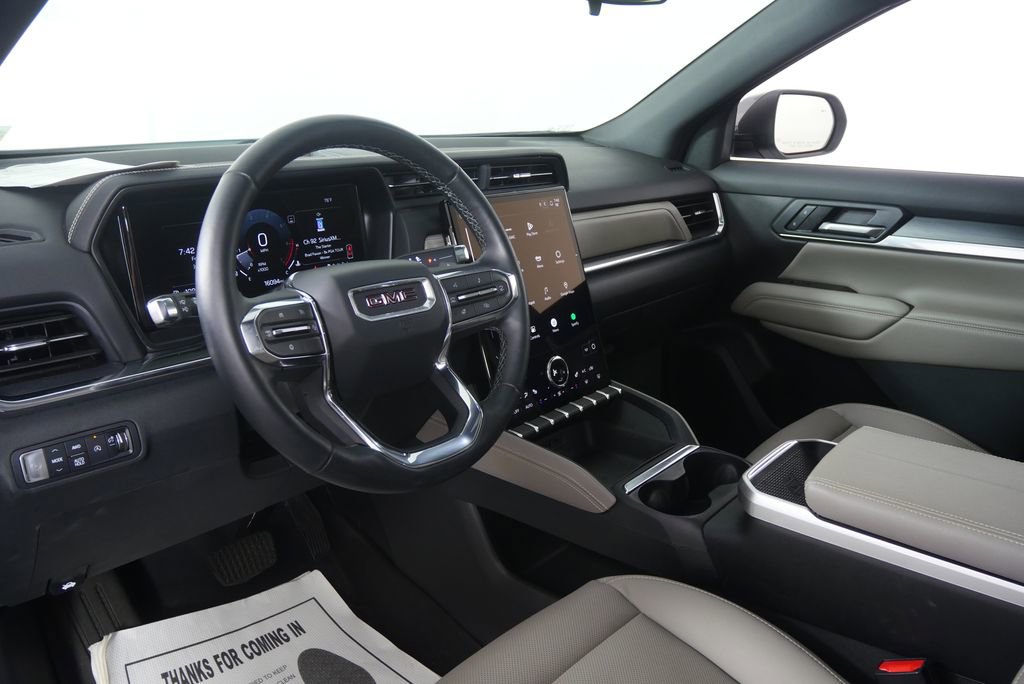Used 2025 GMC Terrain Elevation w/ Elevation Premium Package AWD/4WD image 13