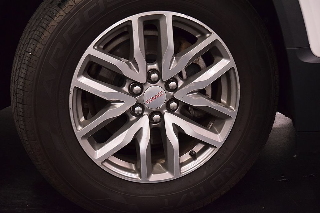 Used 2017 GMC Acadia SLE w/ LPO, Floor Liner Package FWD image 10
