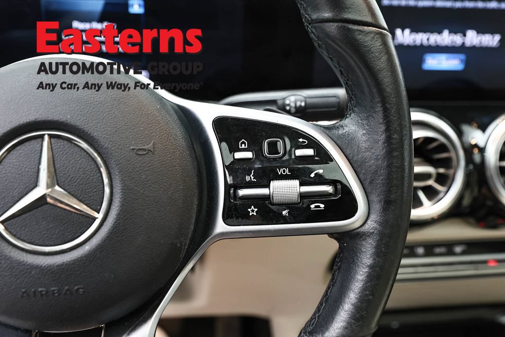 Used 2021 Mercedes-Benz GLB 250 4MATIC image 16