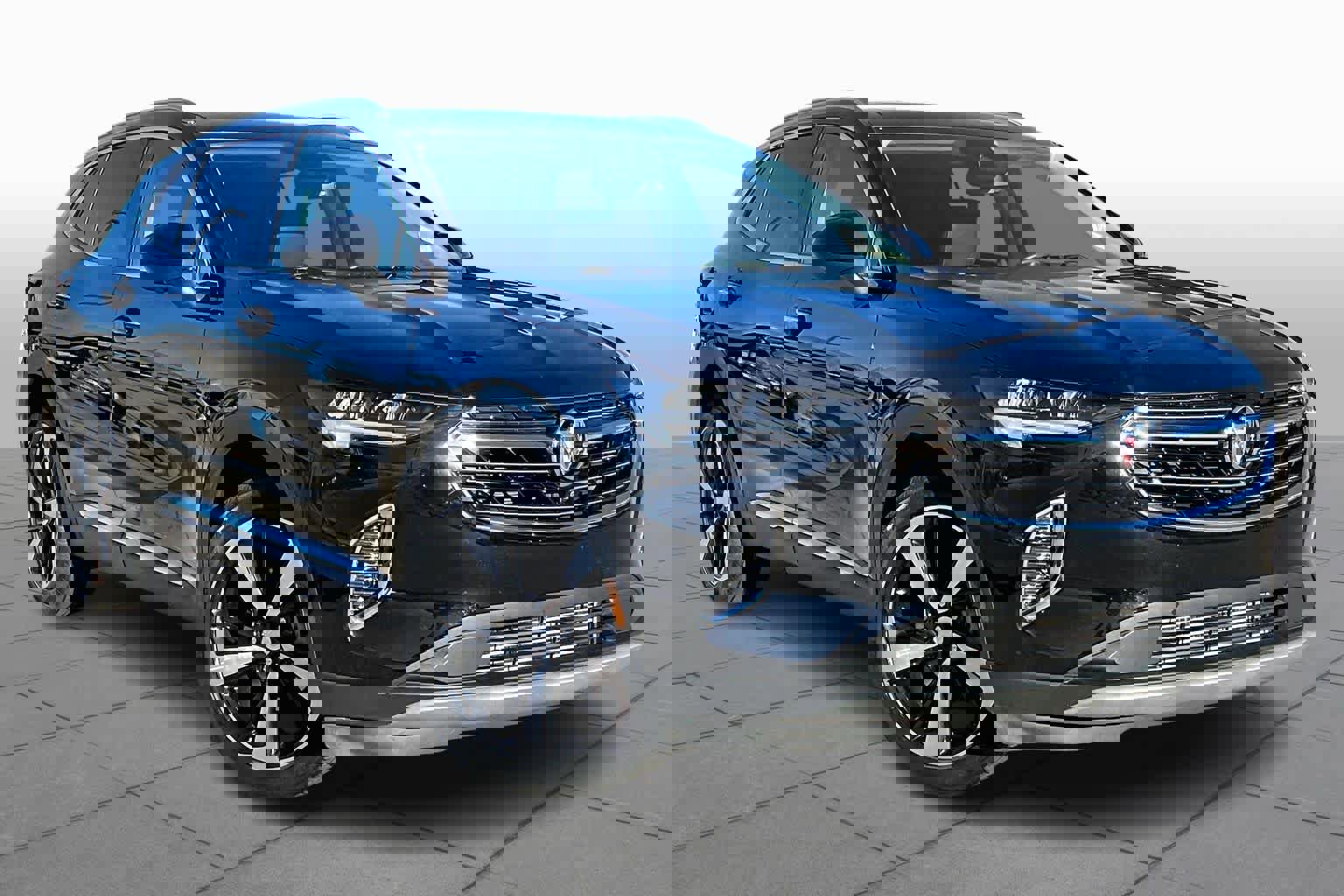 Used 2021 Buick Envision Essence w/ Technology Package I image 3