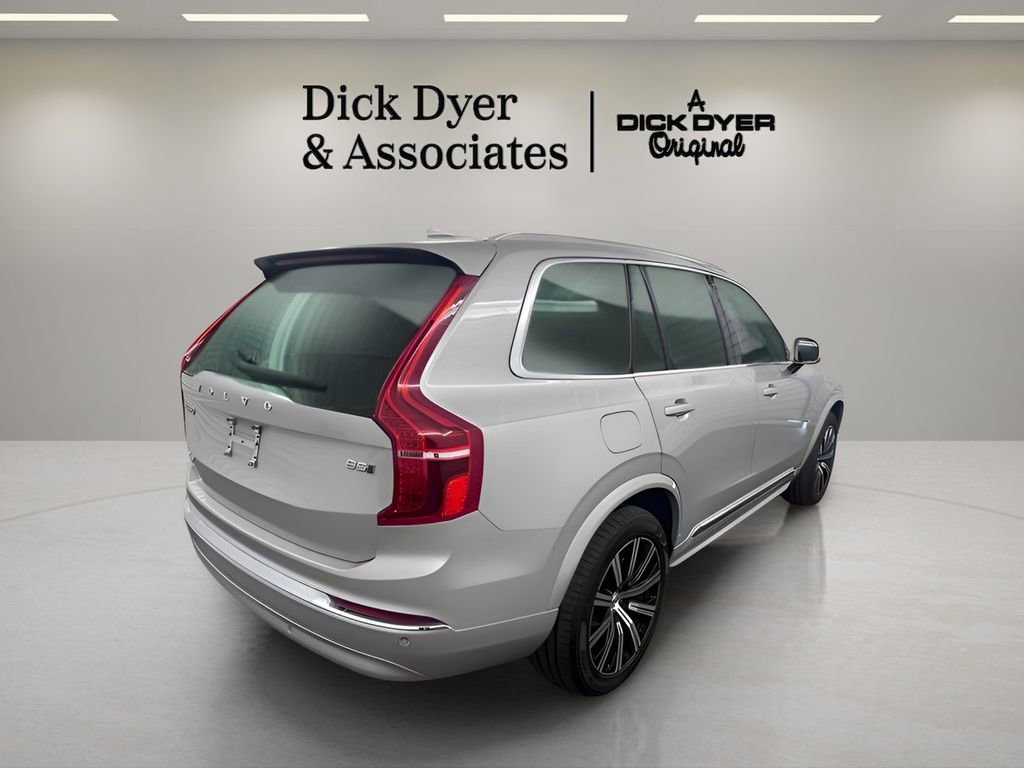 Certified 2025 Volvo XC90 B5 Core image 3